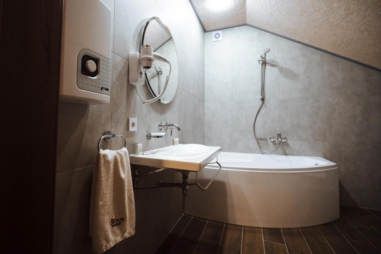 Turiyske Podvir'Ya Hotel Blazhennik Luaran gambar